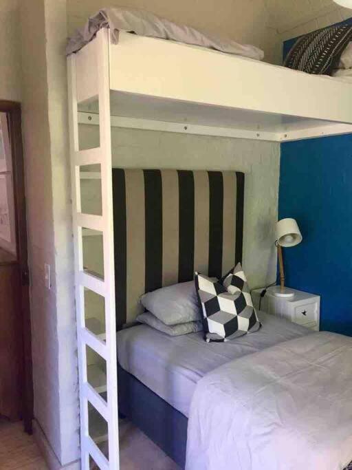 Villa Spacious And In Noordhoek