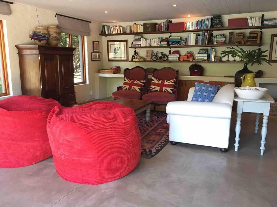 Spacious And In Noordhoek *