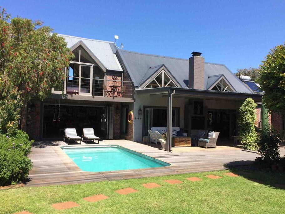 Spacious And In Noordhoek *